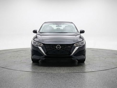 Used 2025 Nissan Sentra SV image 2