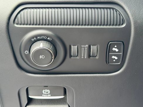 Used 2022 Jeep Grand Wagoneer Series II AWD/4WD image 35