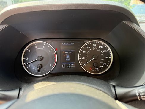 Used 2025 Nissan Sentra S FWD image 17