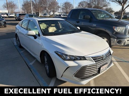 Used 2022 Toyota Avalon XLE image 1