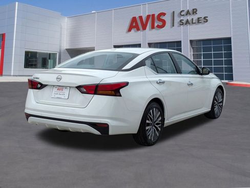 Used 2025 Nissan Altima 2.5 SV FWD image 6