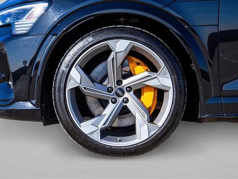 Used 2023 Audi e-tron S Prestige w/ Prestige Package image 9