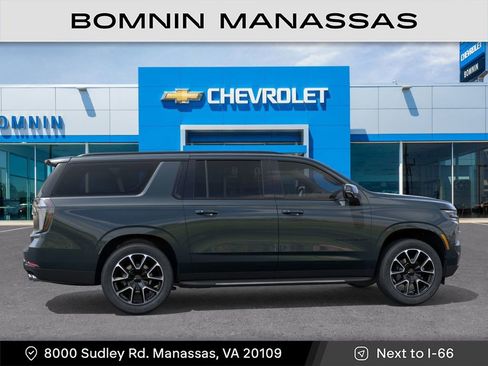 New 2026 Chevrolet Suburban RST image 6