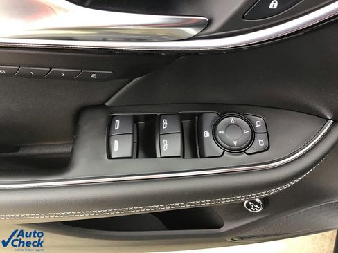 Used 2022 Buick Envision Essence w/ Safety Package image 29
