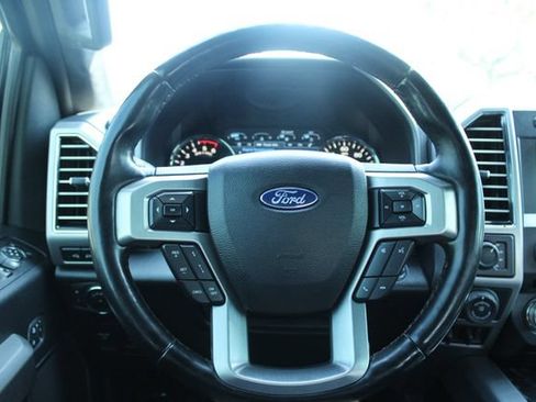 Used 2018 Ford F150 Platinum w/ Equipment Group 701A Luxury AWD/4WD image 24