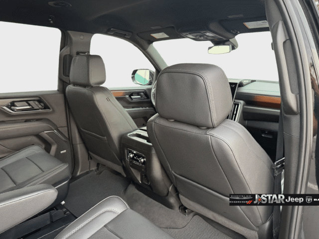 Used 2025 GMC Yukon XL Denali AWD/4WD image 29