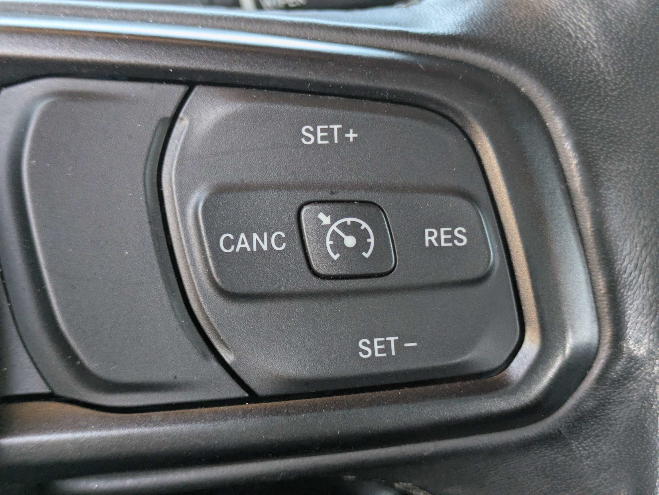 Used 2020 Jeep Wrangler Sport AWD/4WD image 15