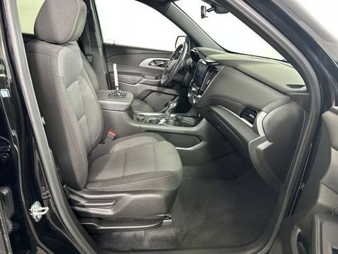 Used 2022 Chevrolet Traverse LT FWD image 28