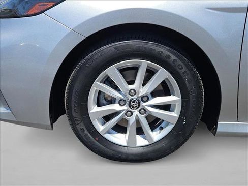 Used 2025 Toyota Camry SE FWD image 28