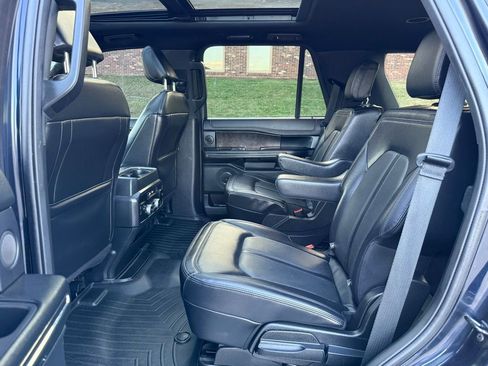 Used 2021 Ford Expedition Limited image 16