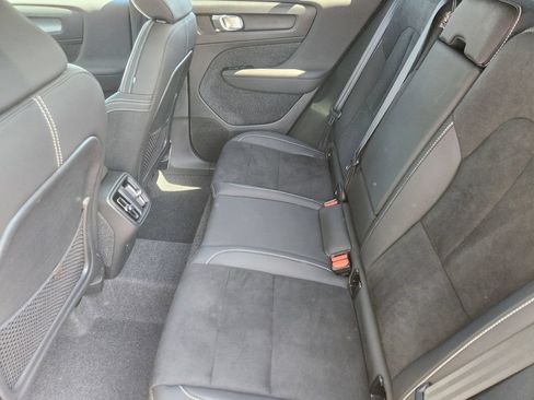 Used 2025 Volvo XC40 B5 Plus AWD/4WD image 19