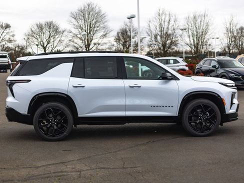 New 2026 Chevrolet Traverse RS w/ LPO, Floor Liner Package image 7