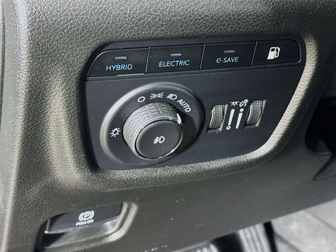 Used 2023 Jeep Grand Cherokee 4WD 4xe image 12