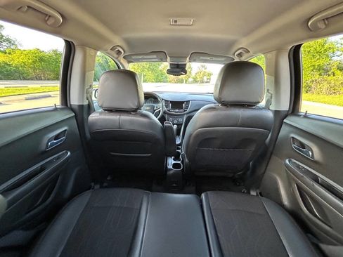 Used 2021 Chevrolet Trax LT w/ Driver Confidence Package image 14