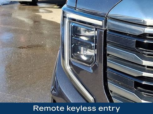 Used 2022 GMC Sierra 1500 AT4 w/ AT4 Preferred Package image 12