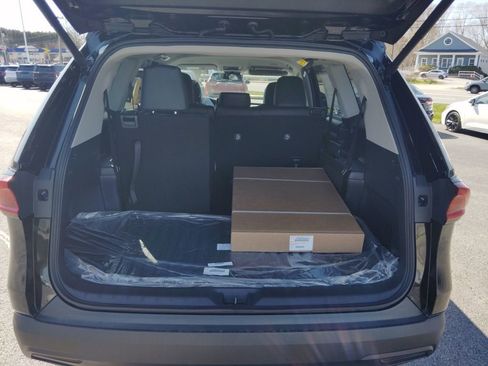 New 2026 Toyota Grand Highlander XLE image 9