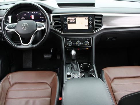 Certified 2021 Volkswagen Atlas SEL Premium image 22