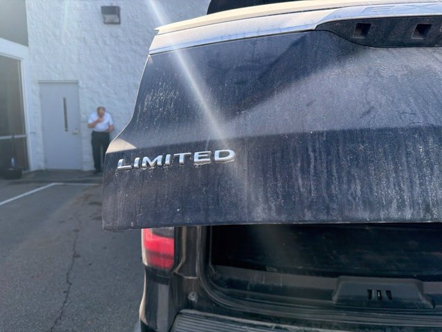 Used 2021 Ford Expedition Limited AWD/4WD image 18
