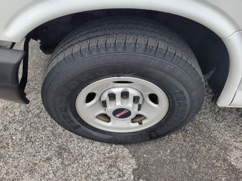 Used 2009 GMC Savana 3500 RWD image 8