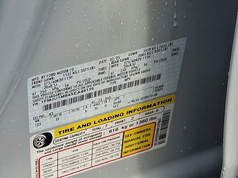 Used 2025 Ford Expedition Platinum AWD/4WD image 29