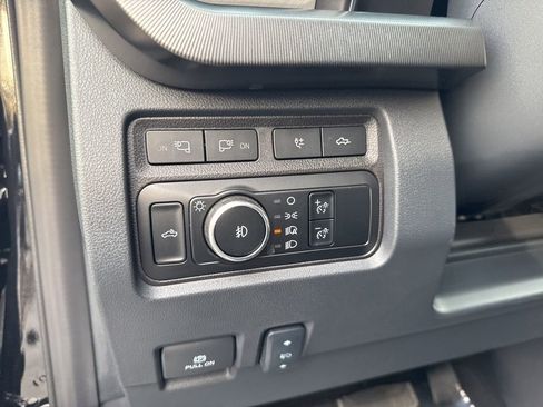 Used 2024 Ford F450 Platinum image 15