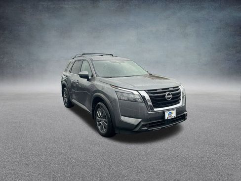 Used 2024 Nissan Pathfinder SV image 35