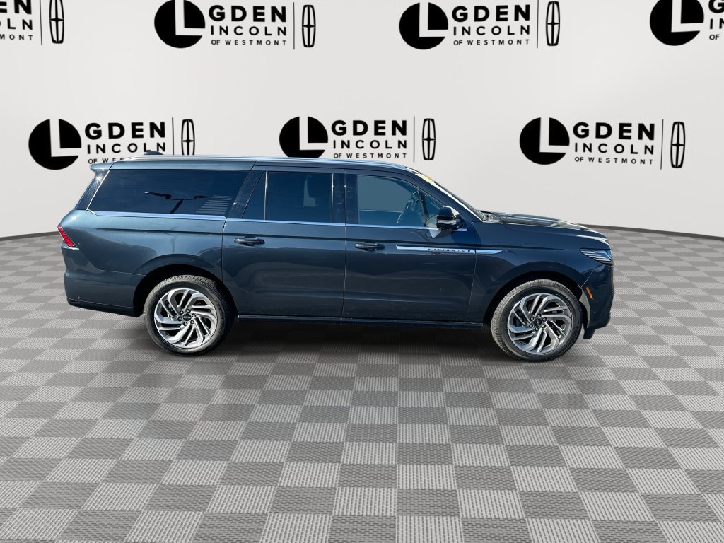 Used 2025 Lincoln Navigator L Reserve AWD/4WD image 9