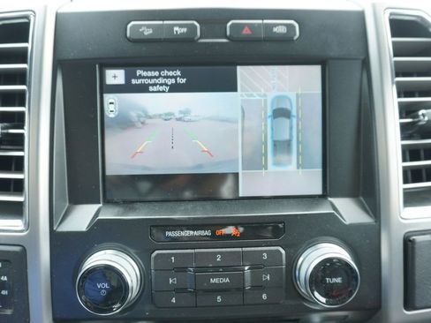 Used 2016 Ford F150 Platinum w/ Equipment Group 701A Luxury AWD/4WD image 9