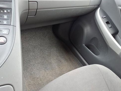 Used 2011 Toyota Prius Two image 27