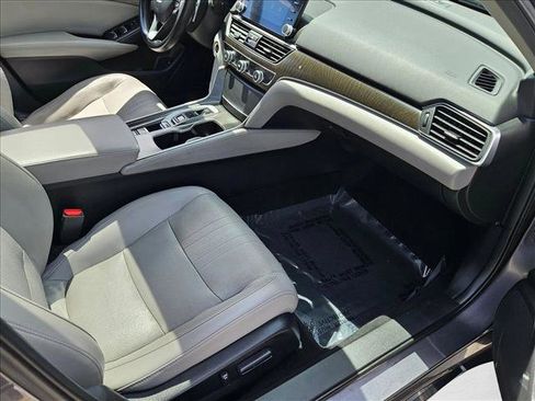 Used 2018 Honda Accord Touring image 21