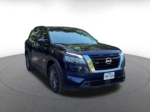 Used 2025 Nissan Pathfinder SV AWD/4WD image 3