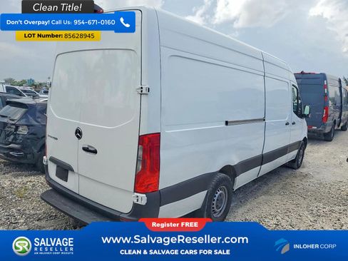 Used 2021 Mercedes-Benz Sprinter 2500 image 4