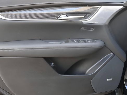 New 2025 Cadillac XT5 Sportv image 10