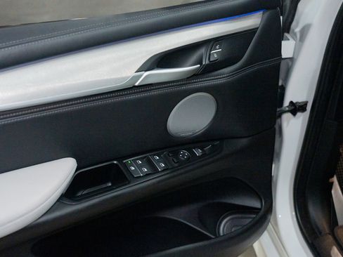 Used 2015 BMW X5 M image 15
