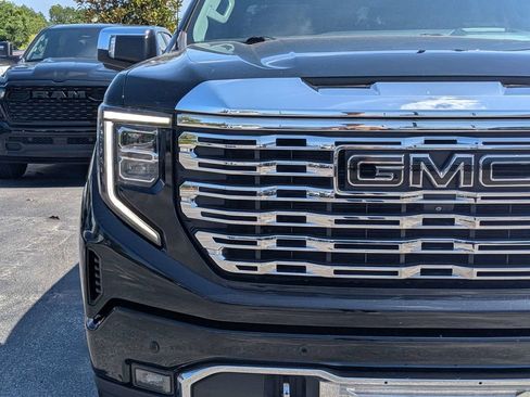 Used 2023 GMC Sierra 1500 Denali w/ Denali Reserve Package AWD/4WD image 10