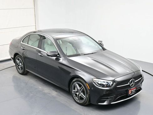 Used 2023 Mercedes-Benz E 350 4MATIC Sedan image 37