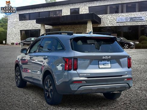 Used 2023 Kia Sorento S w/ Panoramic Sunroof Package AWD/4WD image 6