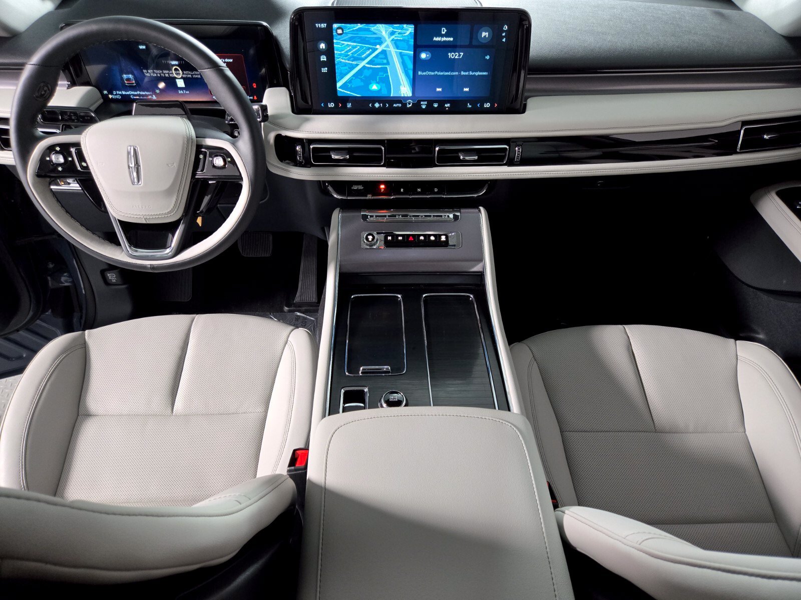 New 2026 Lincoln Aviator AWD w/ Jet Appearance Package image 16