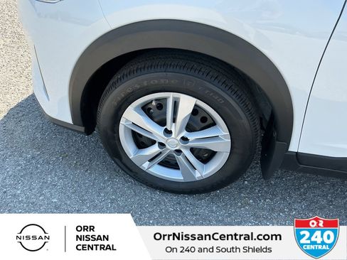 New 2025 Nissan Kicks Play S image 9