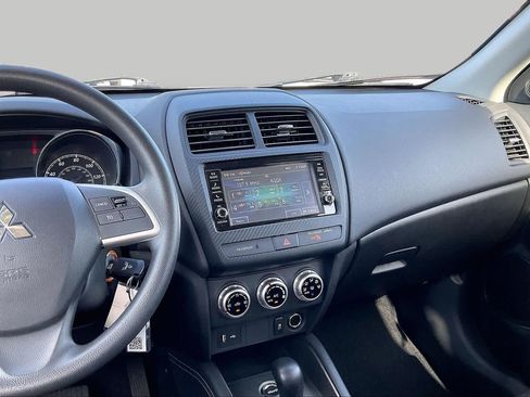 Used 2025 Mitsubishi Outlander Sport ES AWD/4WD image 7