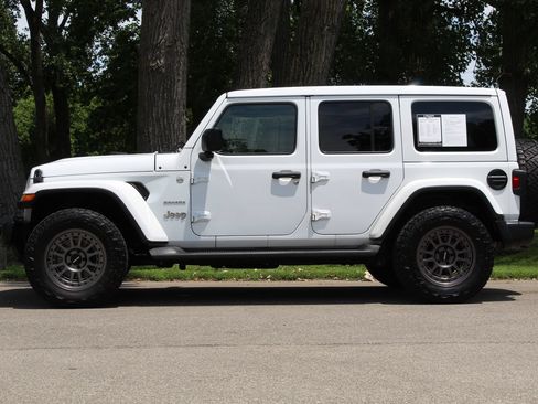 Used 2020 Jeep Wrangler Unlimited Sahara w/ Cold Weather Group AWD/4WD image 4