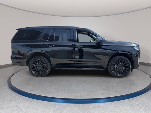 Used 2022 Cadillac Escalade Premium Luxury image 5