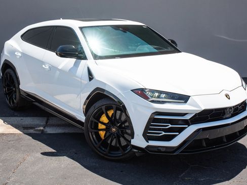 Used 2020 Lamborghini Urus image 6