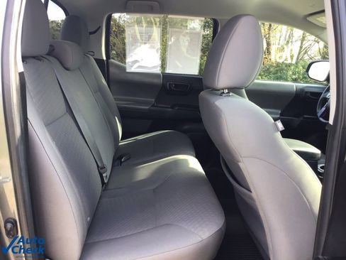 Used 2022 Toyota Tacoma SR image 14