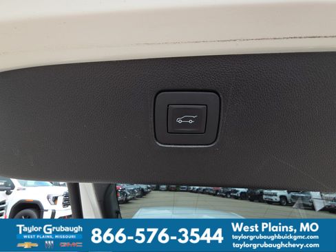 Used 2025 Buick Envista Preferred w/ Convenience I Package FWD image 33