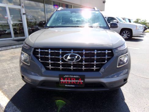 Used 2023 Hyundai Venue Limited FWD image 54