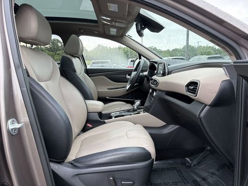 Used 2019 Hyundai Santa Fe Limited FWD image 18