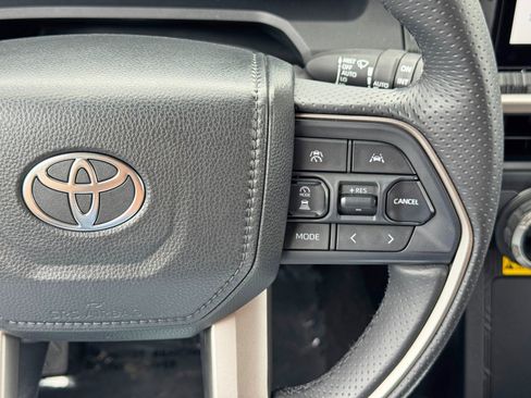 Used 2025 Toyota 4Runner Platinum AWD/4WD image 24