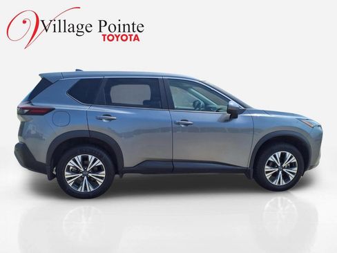 Used 2023 Nissan Rogue SV AWD/4WD image 7
