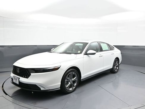 Certified 2023 Honda Accord EX image 1